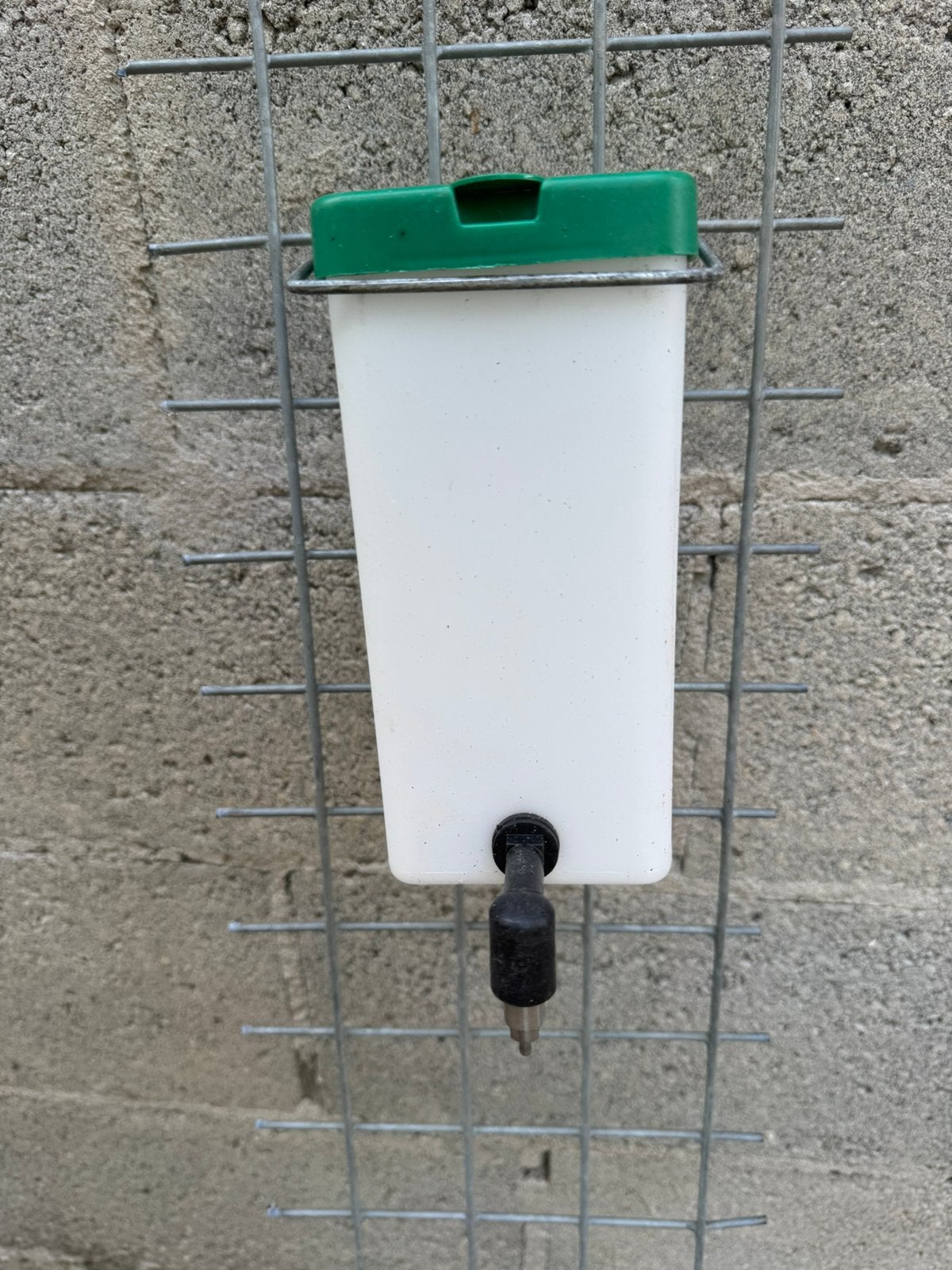 Abreuvoirs rongeurs . A saisir ! ! !, Animaux & Accessoires, Volatiles | Accessoires, Enlèvement, Comme neuf