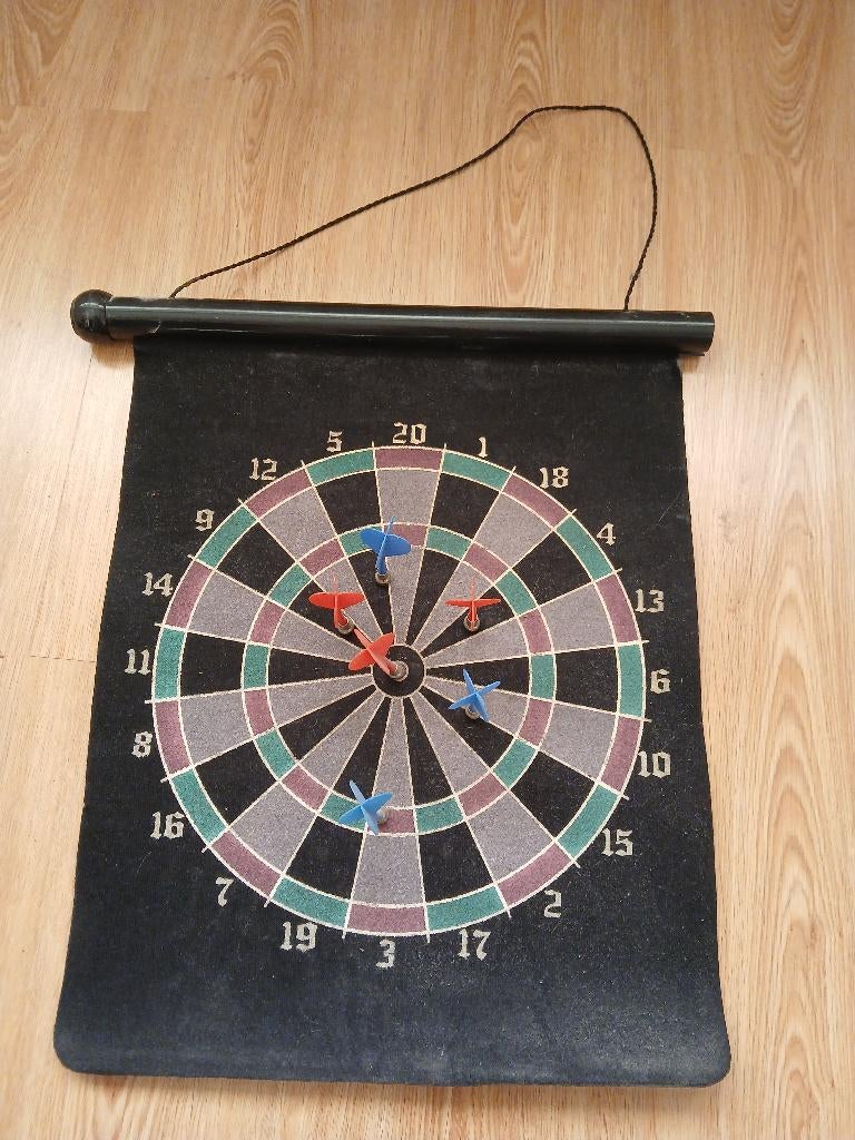 darts bord magnetische pijltjes, Sport en Fitness, Darts, Ophalen of Verzenden, Gebruikt, Dartbord met pijlen, Soft tip