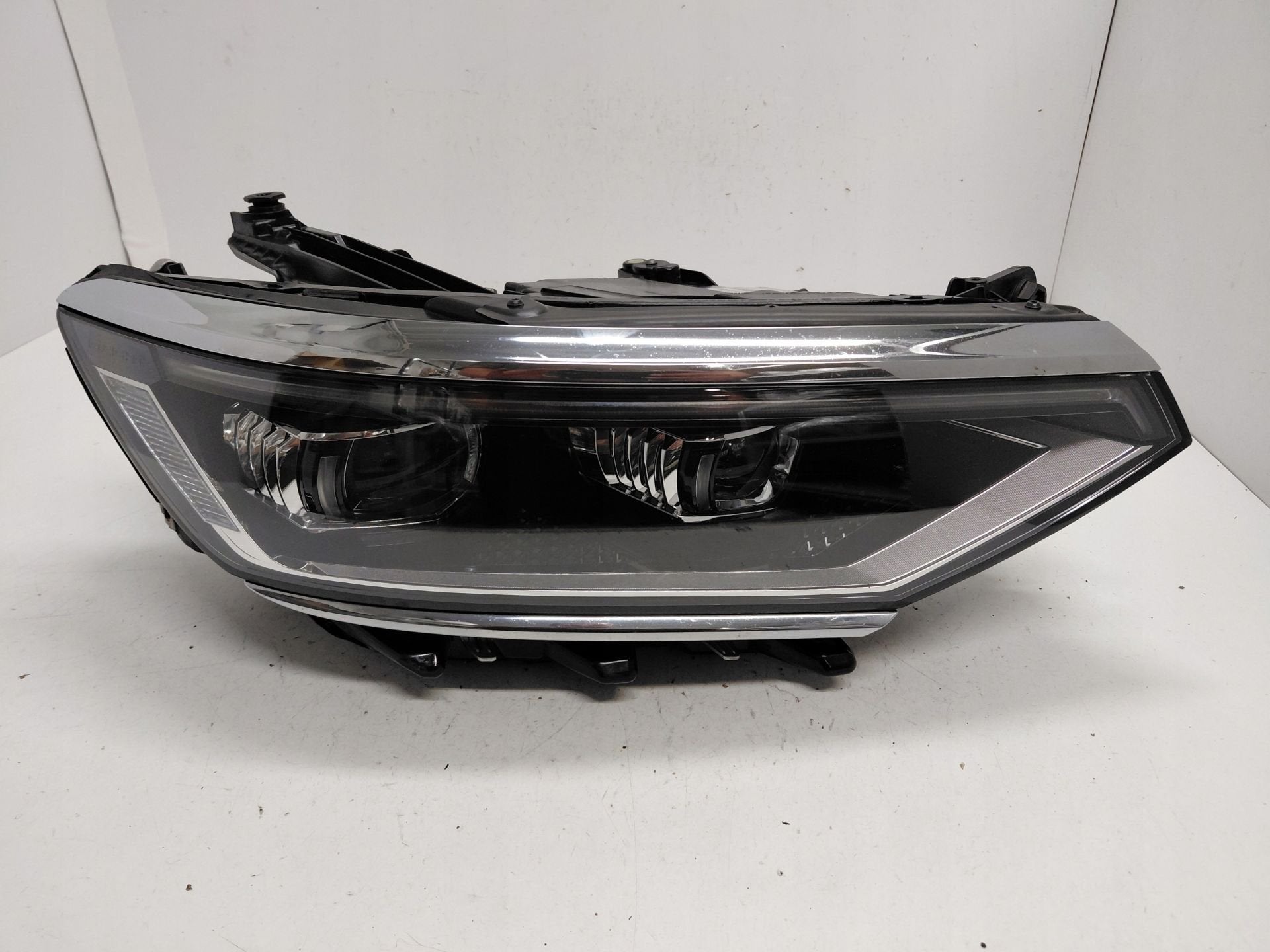 VOLKSWAGEN Passat B8 Koplamp Rechts 3G1941082T, Gebruikt, Volkswagen, Volkswagen AG, Vw@volkswagen.de