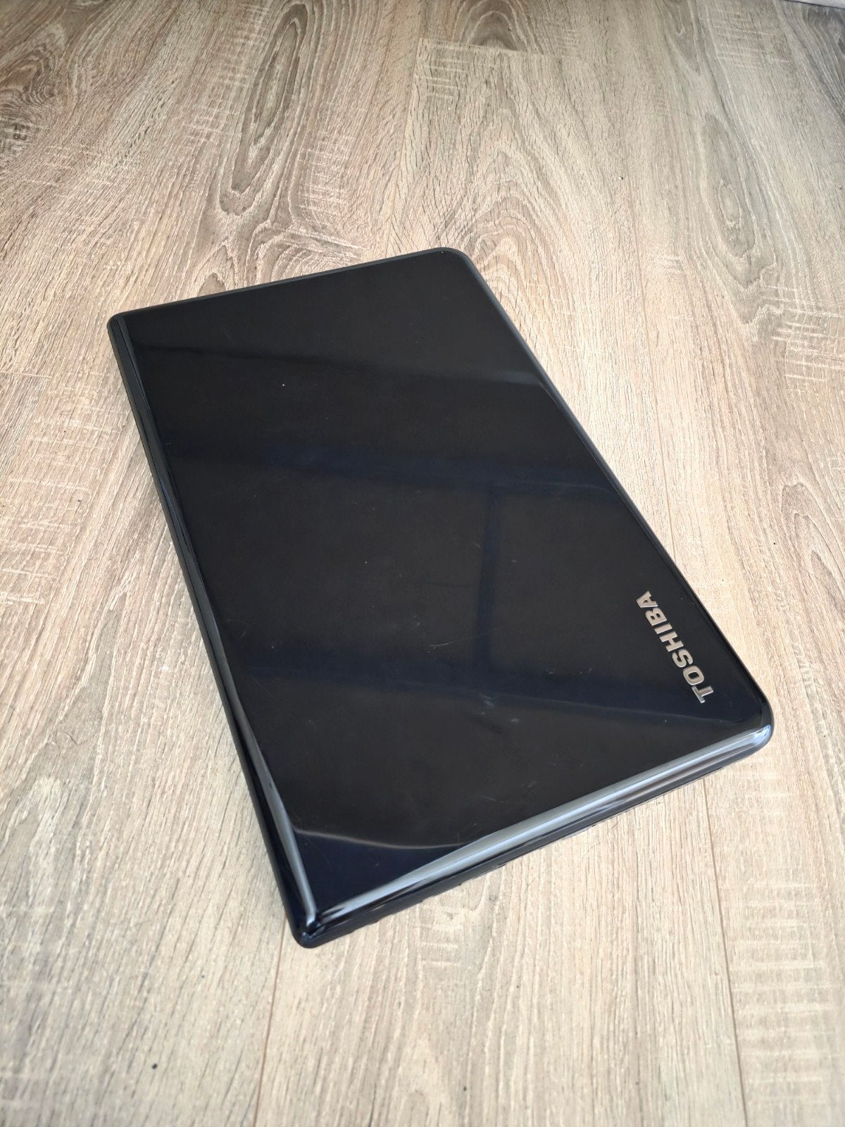 Toshiba i5-laptop, Computers en Software, Computerbehuizingen