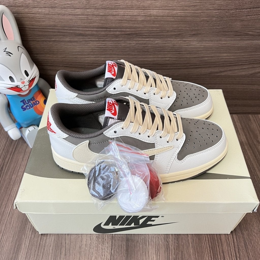 Nike Air Jordan 1 Low Travis Scott Reverse Mocha, Envoi, Neuf, Autres couleurs, Baskets