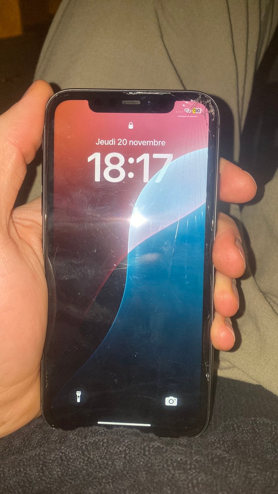 iphone 11 fonctionne bien, Enlèvement ou Envoi, Comme neuf, IPhone 11