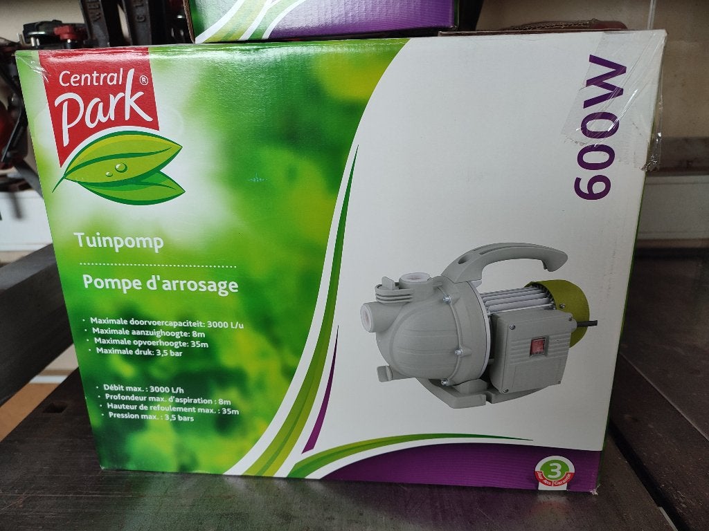 tuinpomp met voorfilter en aanvoerslang + overkapping, Ophalen, Zo goed als nieuw