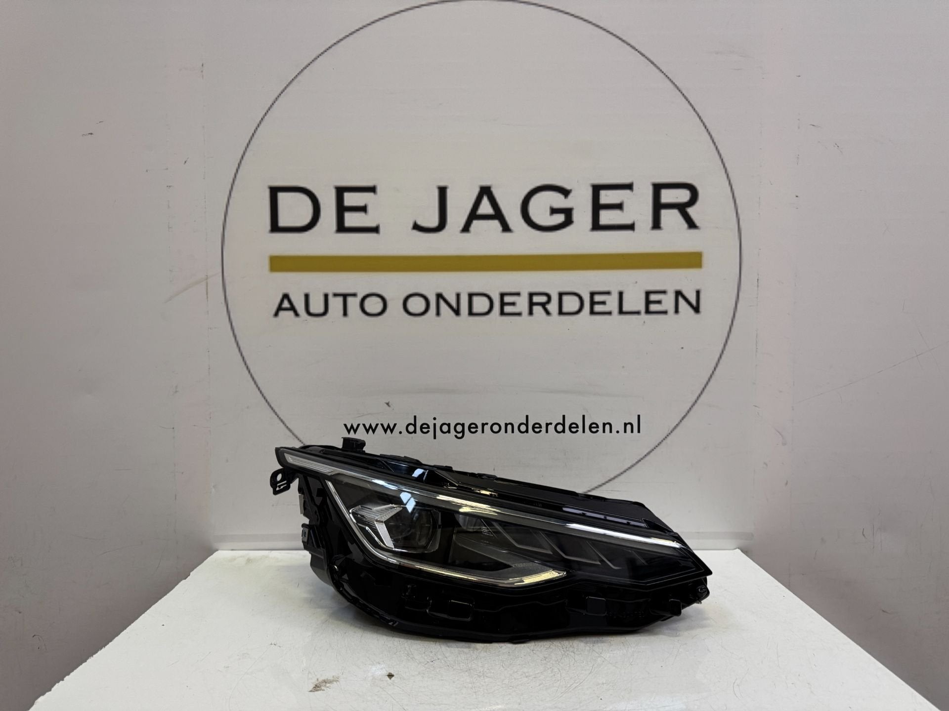 Phare avant droit enti rement LED pour VW GOLF 8, version re, Autos : Pièces & Accessoires, Volkswagen, Volkswagen AG, Vw@volkswagen.de