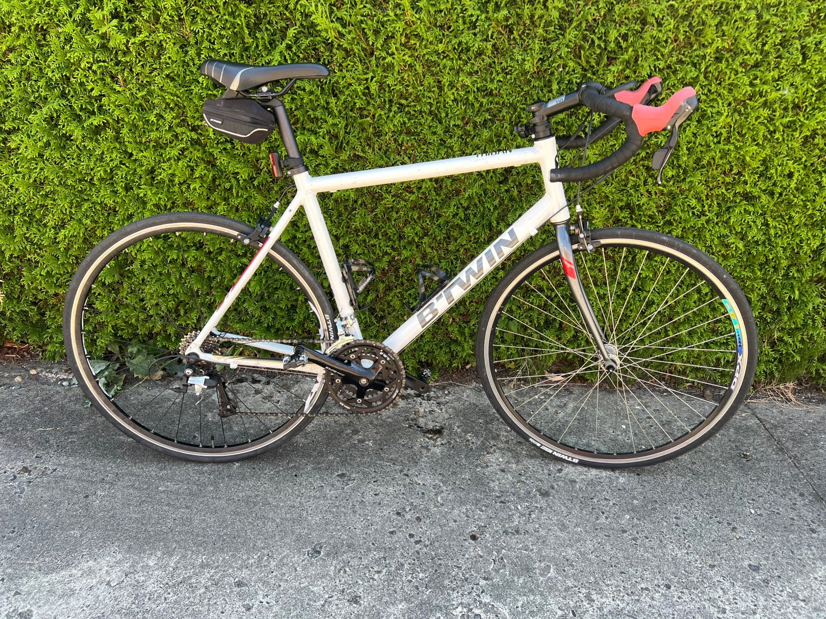 B’Twin Triban Road Bike – Shimano Sora 39, Ophalen, Gebruikt