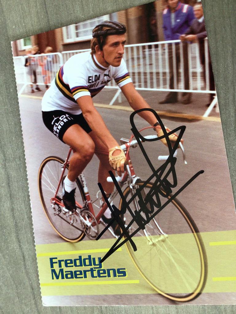 Wielerkaart 1977 wk team flandria freddy maertens signe, Envoi, Comme neuf