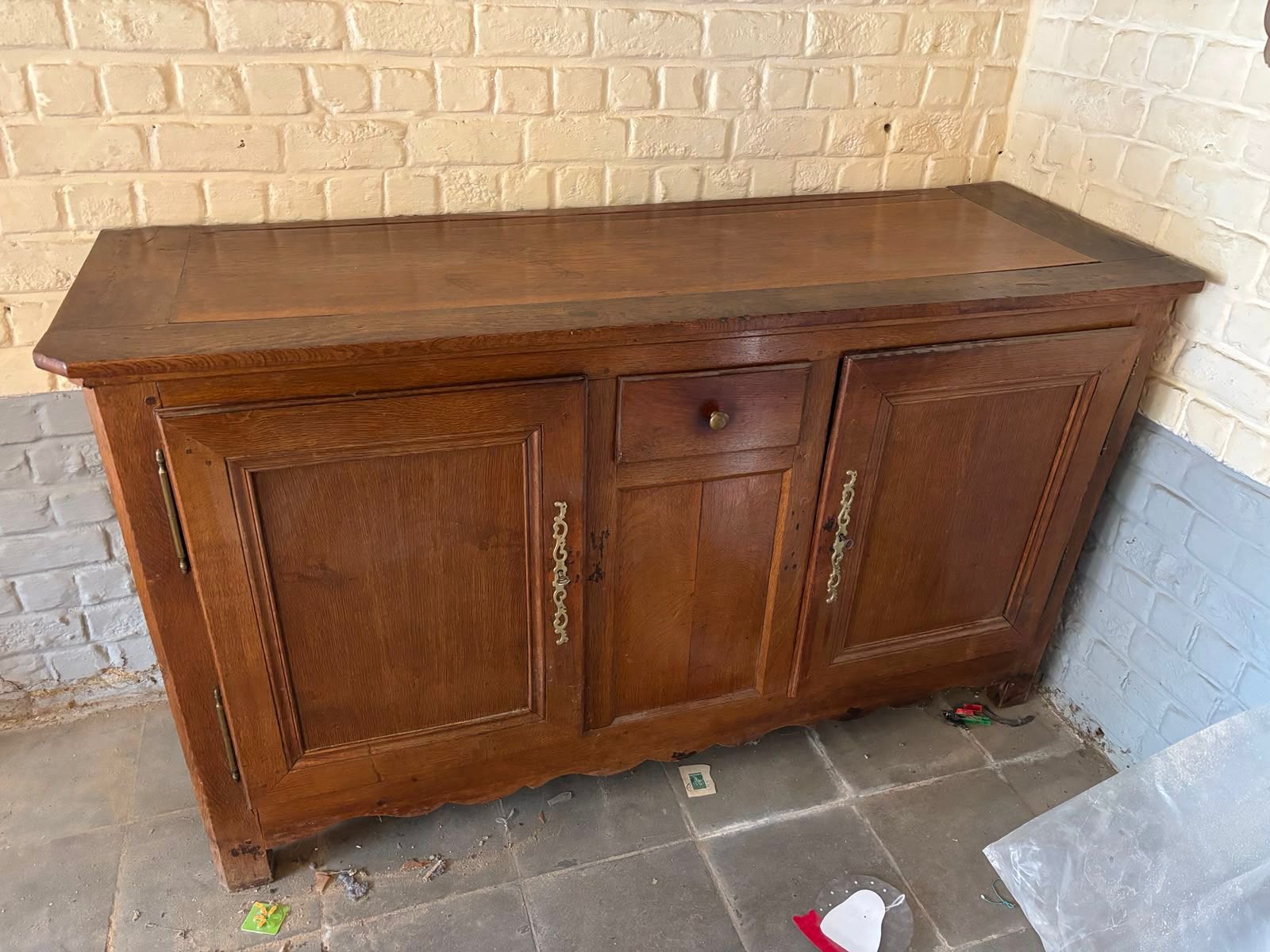 Buffet bahut style rustique, Maison & Meubles, Armoires | Dressoirs, Comme neuf, Enlèvement