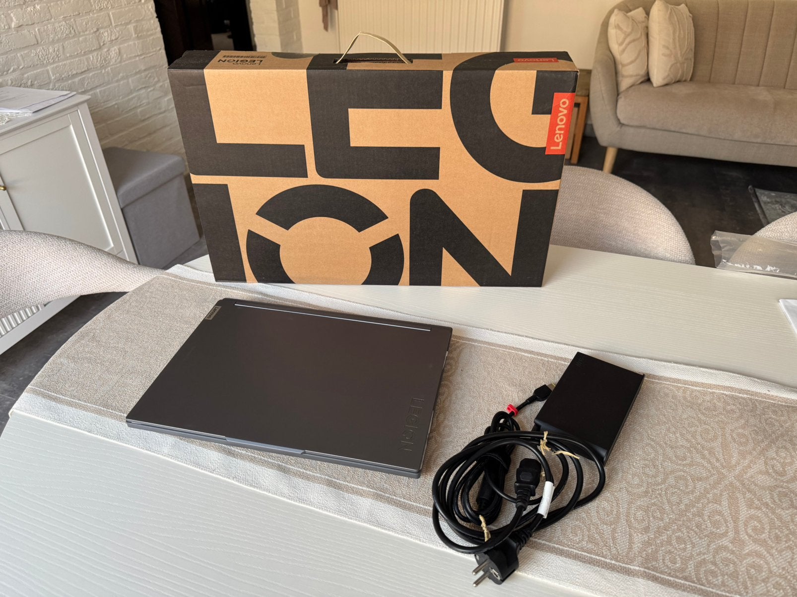 Lenovo Legion Slim 5 16AHP9 83DH006JMH - QWERTY, Informatique & Logiciels, Ordinateurs portables Windows, AMD Ryzen 7 8845HS, Qwerty