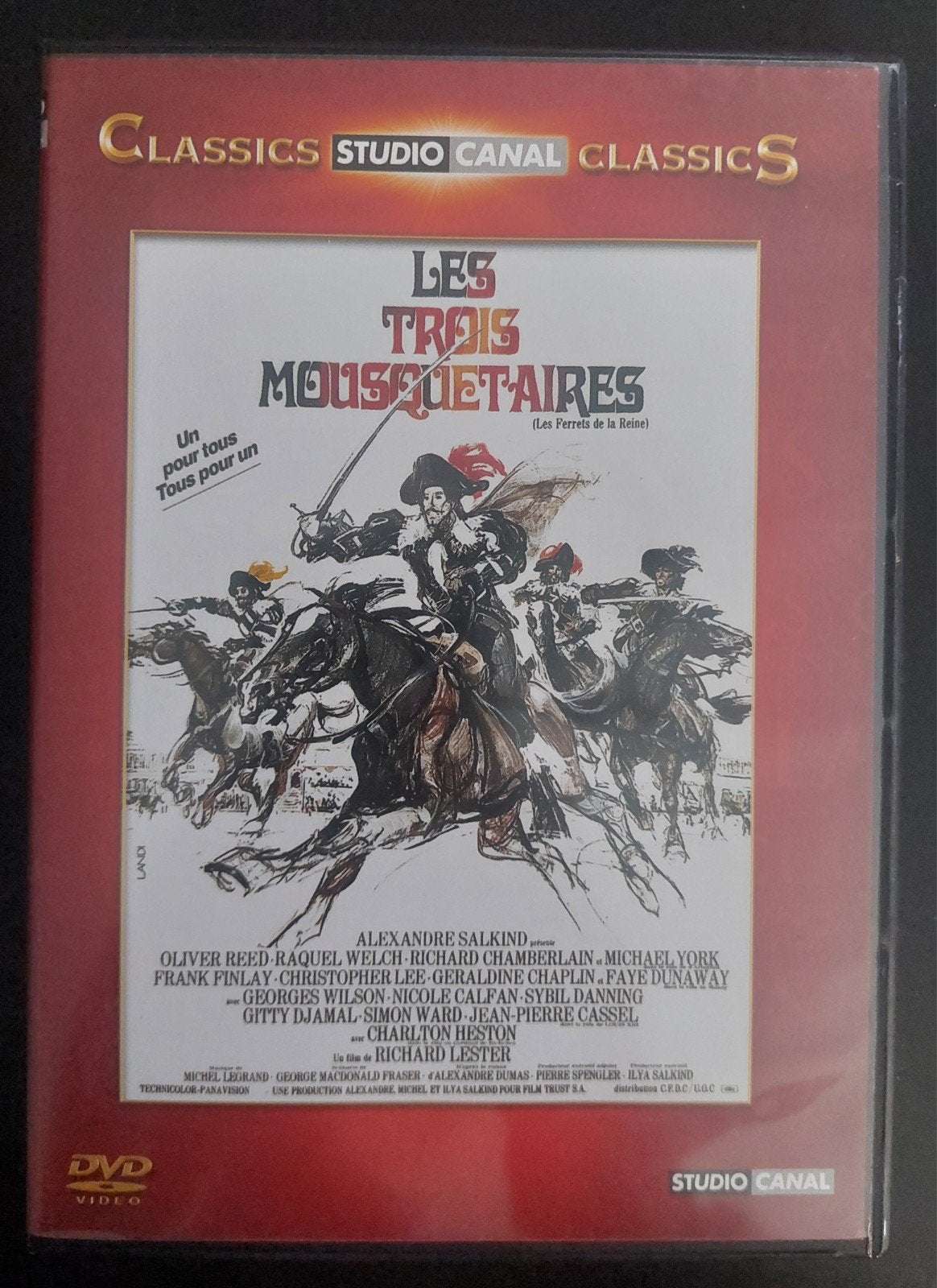 dvd Les Trois mousquetaires ( Raquel Welch, Nicole Calfan..), CD & DVD, Enlèvement ou Envoi