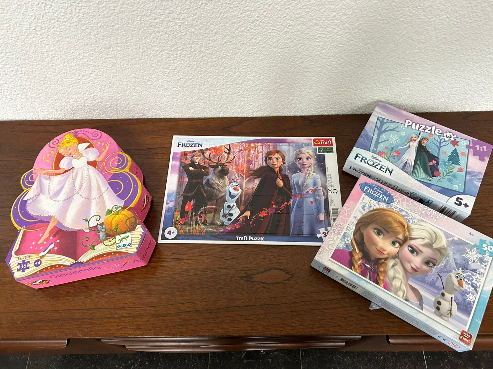 4 puzzels (3 disney Frozen en 1 prinses Djeko), Kinderen en Baby's, Ophalen, Zo goed als nieuw