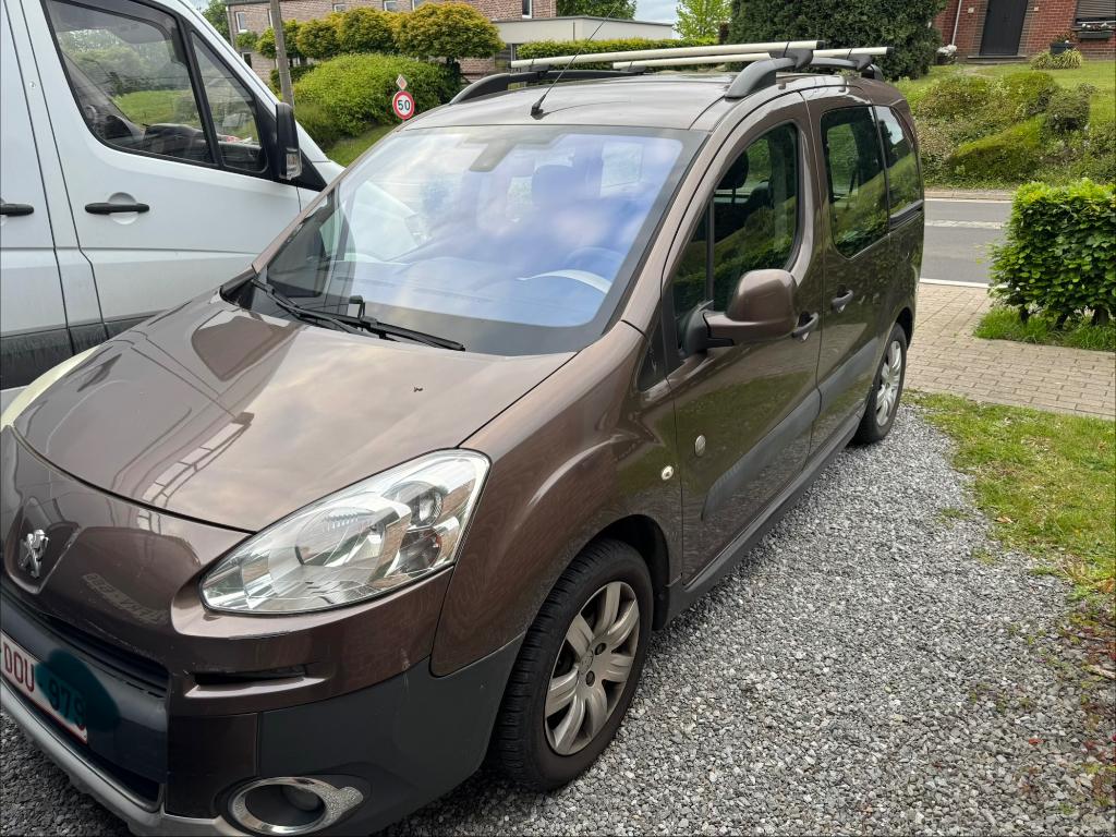 Voiture Peugeot, Auto's, Peugeot, Particulier, Partner, Diesel, Euro 5, 5 deurs, Handgeschakeld, Beige, Grijs, Stof, Onderhoudsboekje