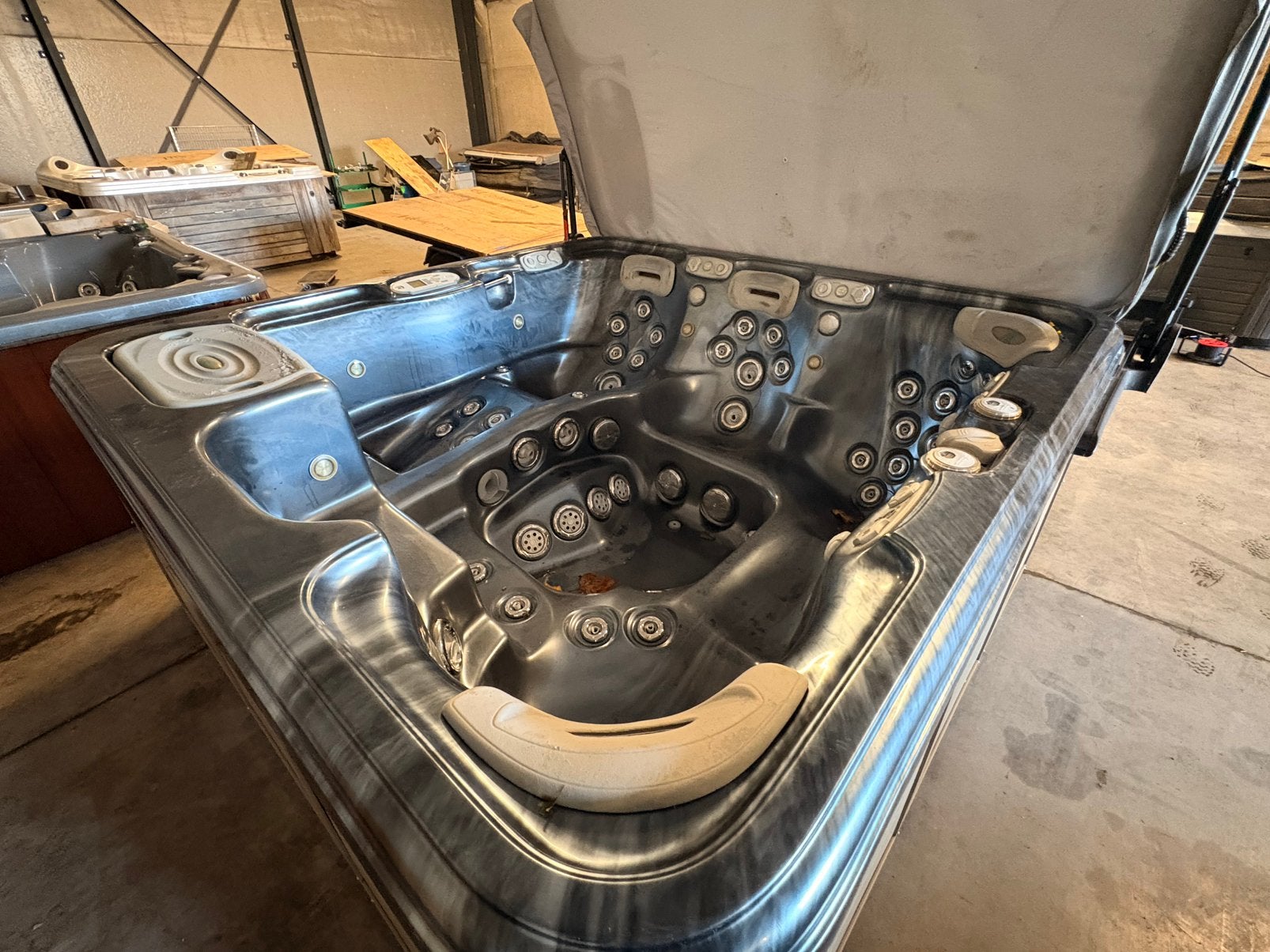 TWEEDEHANDS JACUZZI’S VANAF € 1.500 – Gratis Levering!, Ophalen, Zo goed als nieuw
