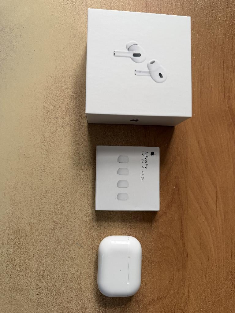 Apple AirPods Pro 2nd Generation, Télécoms, Téléphonie mobile | Écouteurs, Réduction active du bruit, Utilisé, Blanc, Intra-auriculaires (In-Ear)
