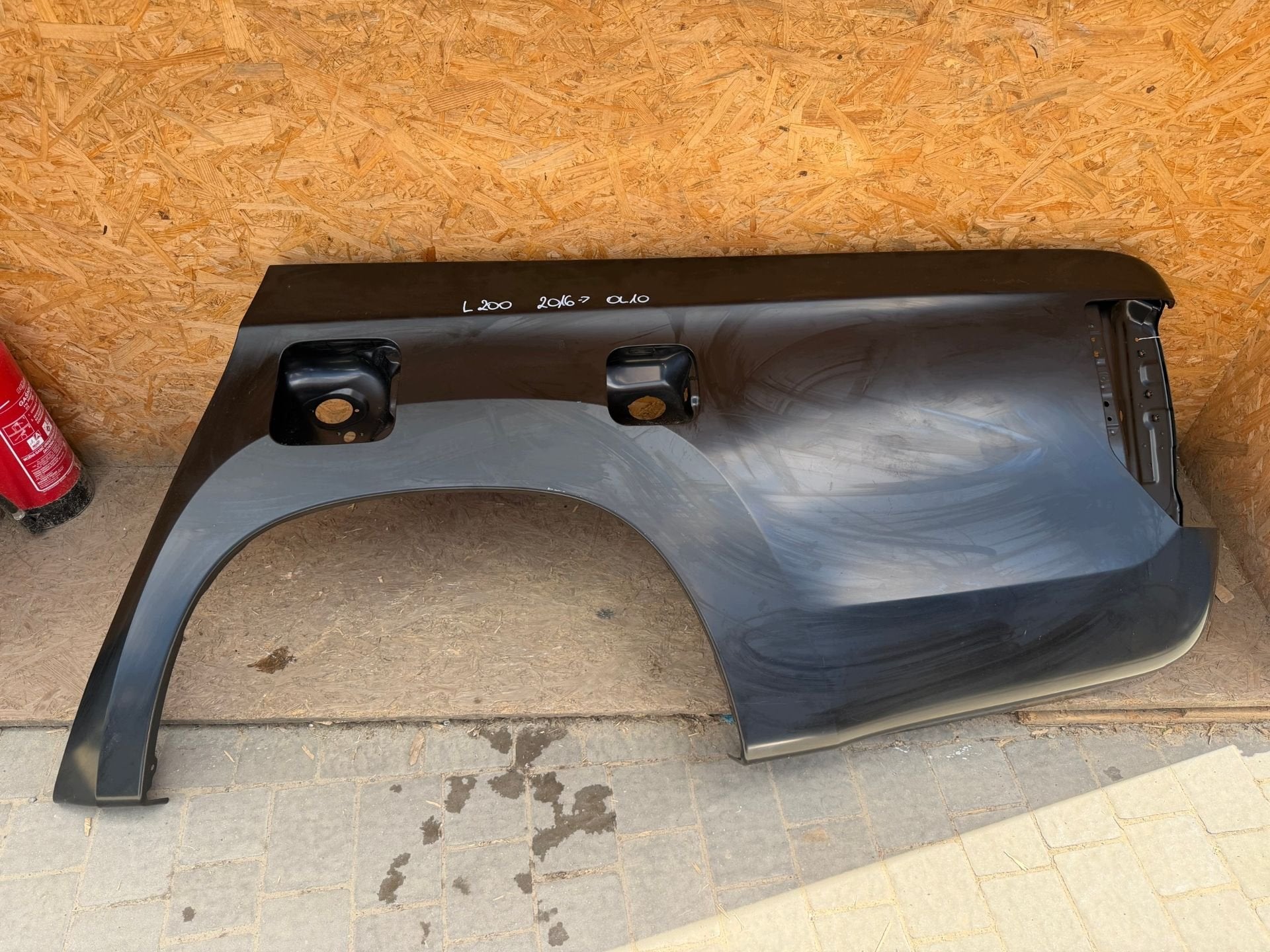 Mitsubishi L200 Zijscherm Links L200, Info@mitsubishi-motors.com, Mitsubishi Motors Corporation, Utilisé, Mitsubishi
