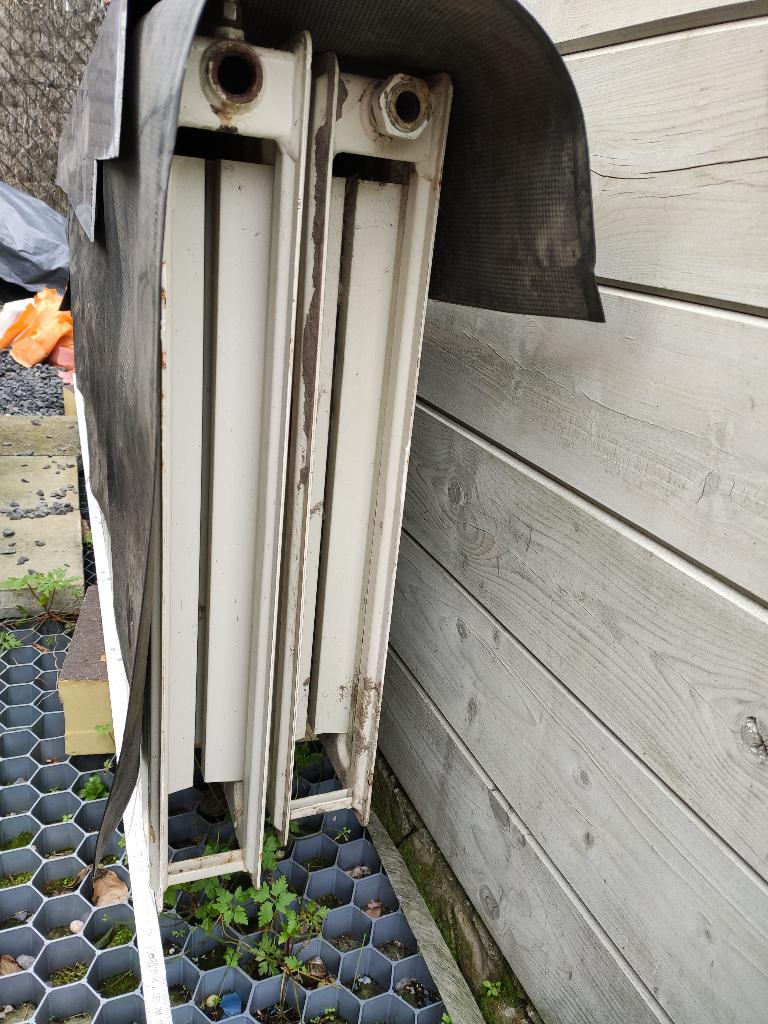 2 plaats radiator (heb er twee) 60cm hoog 174cm lang, Ophalen, 30 tot 80 cm, Gebruikt, Radiator
