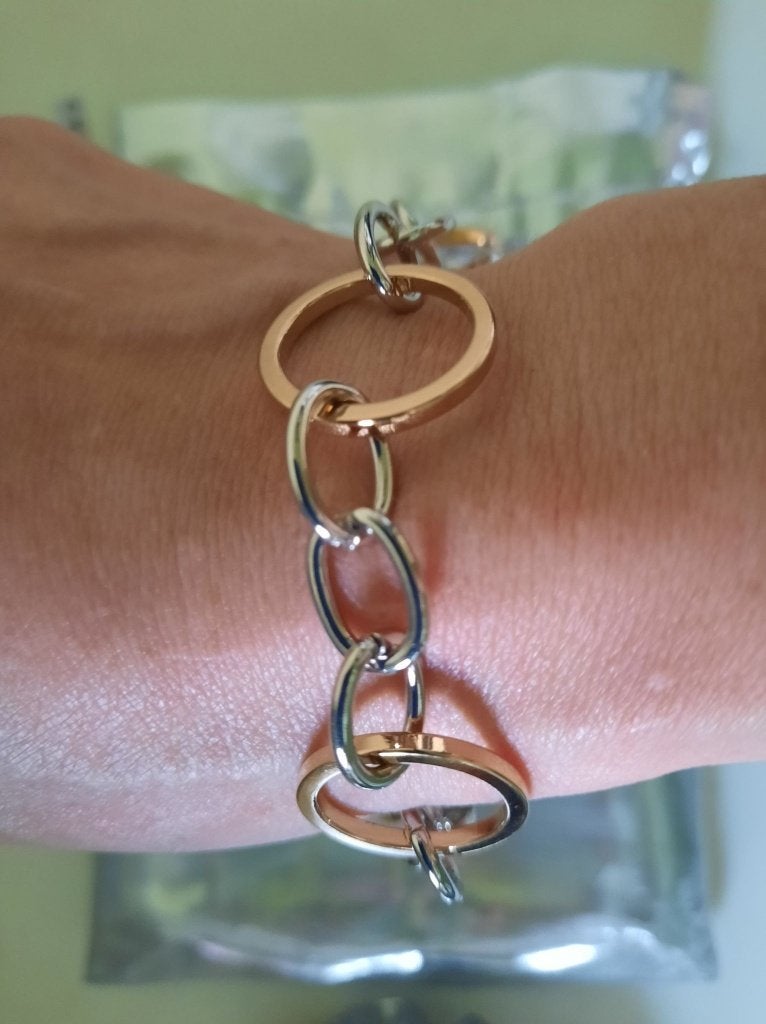 Bracelet neuf VICTORIA, Handtassen en Accessoires, Armbanden, Ophalen, Nieuw, Goud, Goud