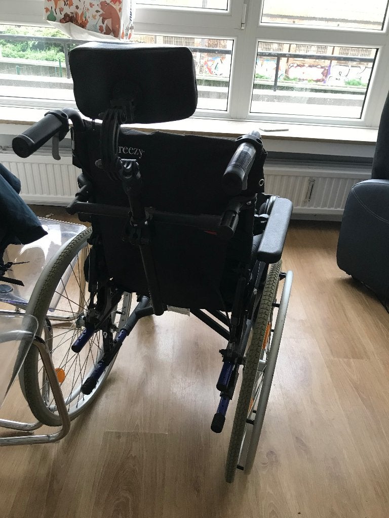 Chaise roulante bleue, Enlèvement, Pliant, Comme neuf, Fauteuil roulant à pousser