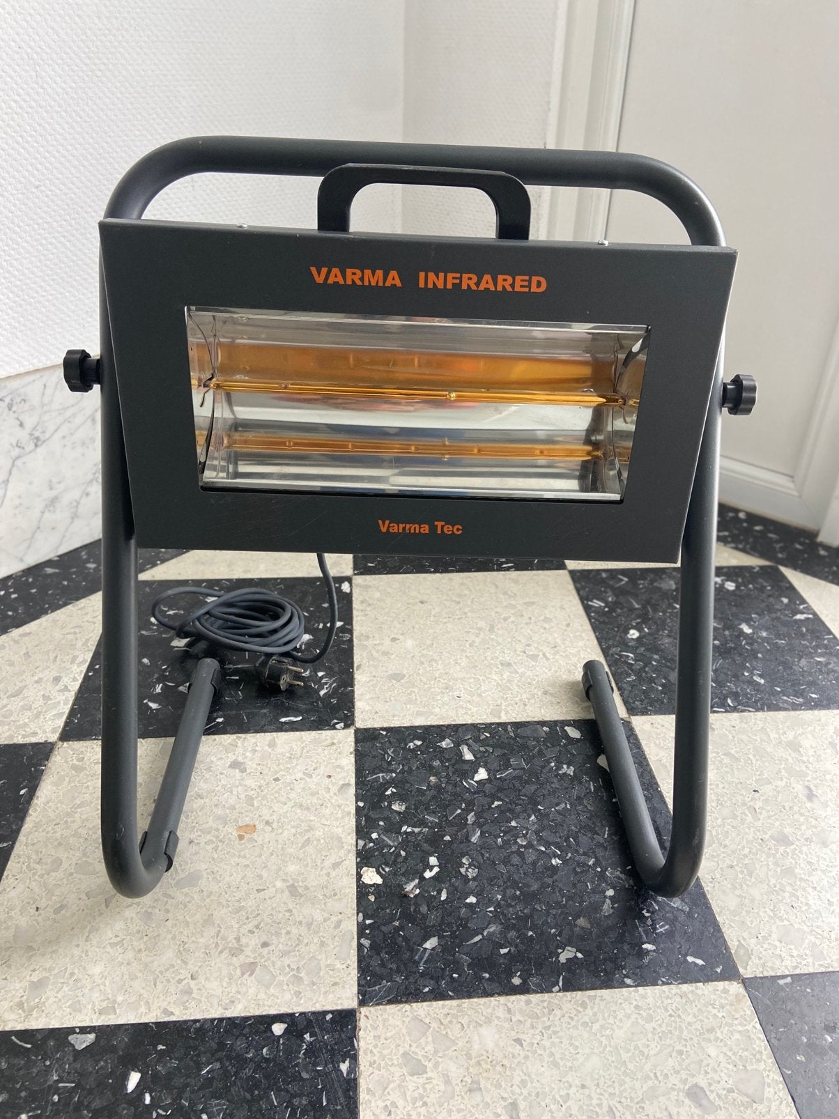 Infrarood warmtestraler Varma Tec, Doe-het-zelf en Bouw, Verwarming en Radiatoren, Ophalen, 30 tot 80 cm, Gebruikt, 60 tot 150 cm