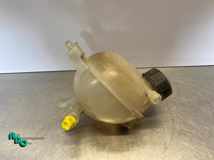 Réservoir d'expansion d'un Peugeot 208 (208 12-), Autos : Pièces & Accessoires, -, 3 mois de garantie, Utilisé, -