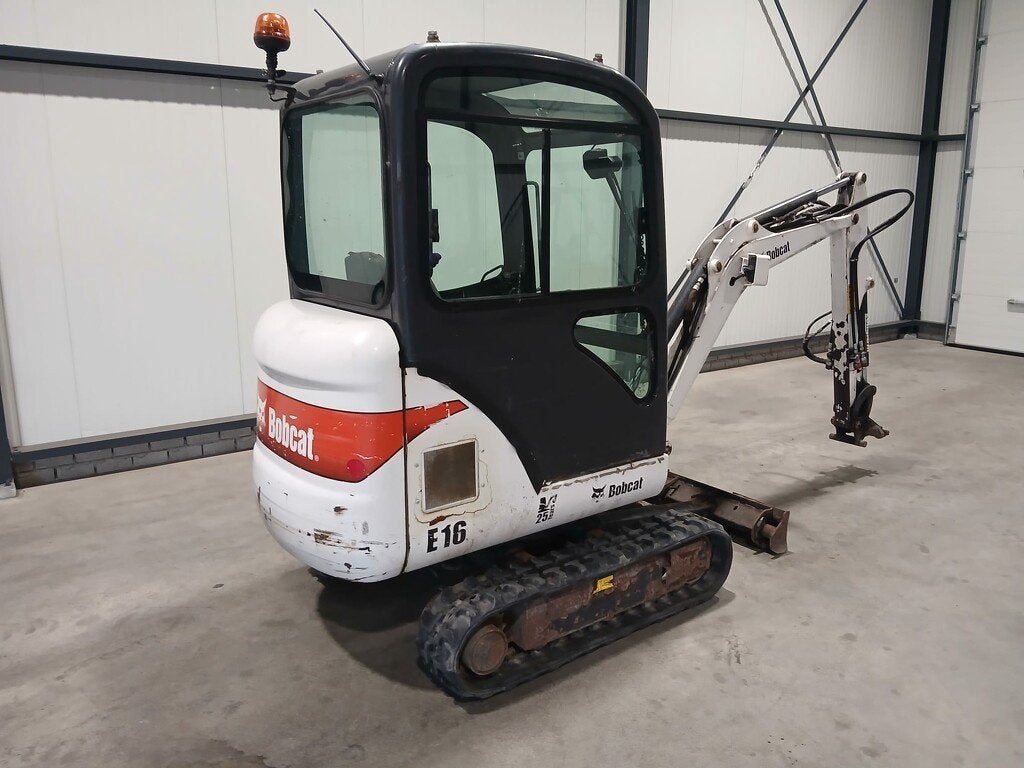 Bobcat minigraver, Doosan Bob, Communications.emea@doosan.com, U Kodetky 1810
26301  Dobris, Graafmachine