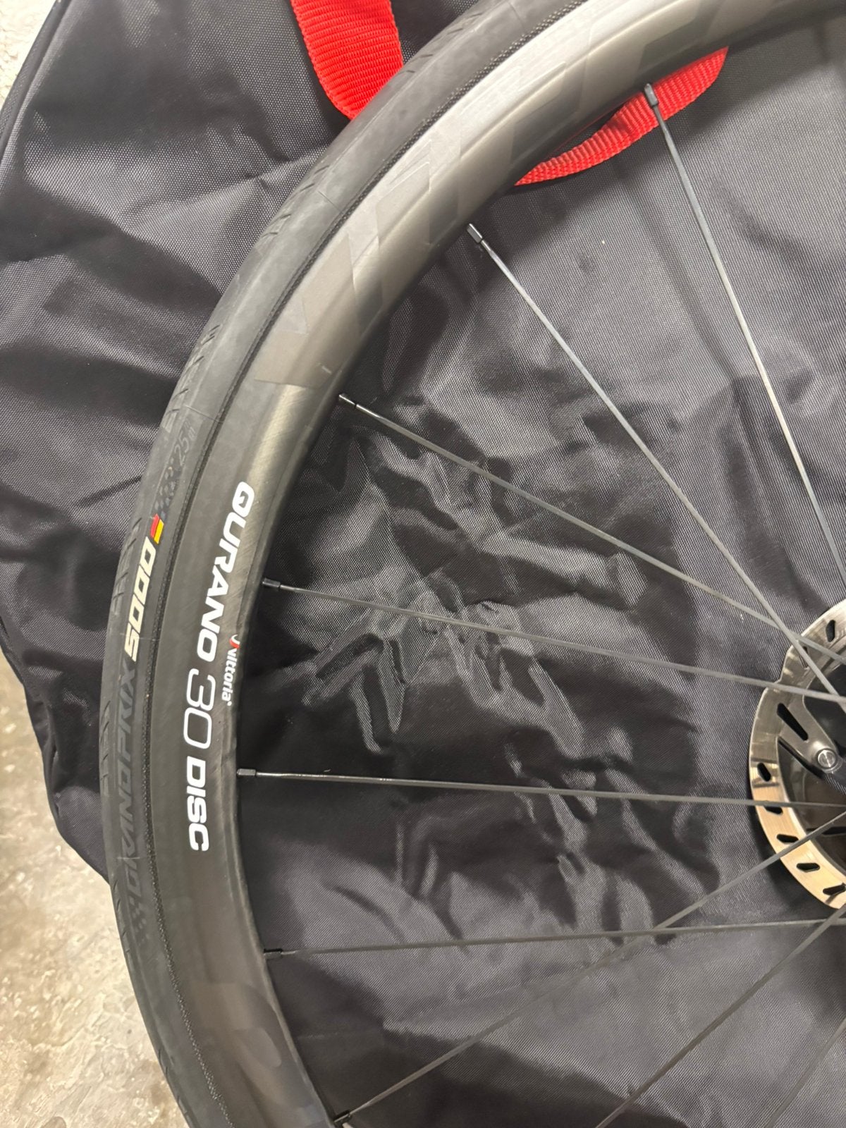 Roues Vittoria Qurano 30 disc, Vélos & Vélomoteurs, Enlèvement ou Envoi, Comme neuf, Carbone