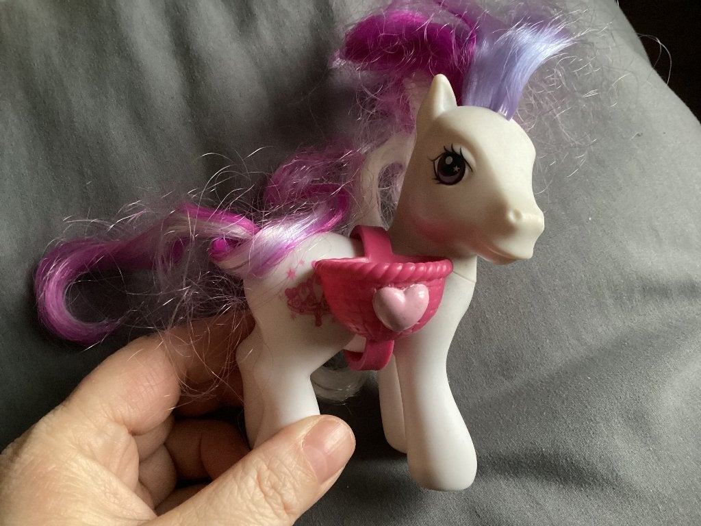 My Little Pony Generation 3 (G3) pony genaamd Love-A-Belle, Ophalen of Verzenden, Gebruikt