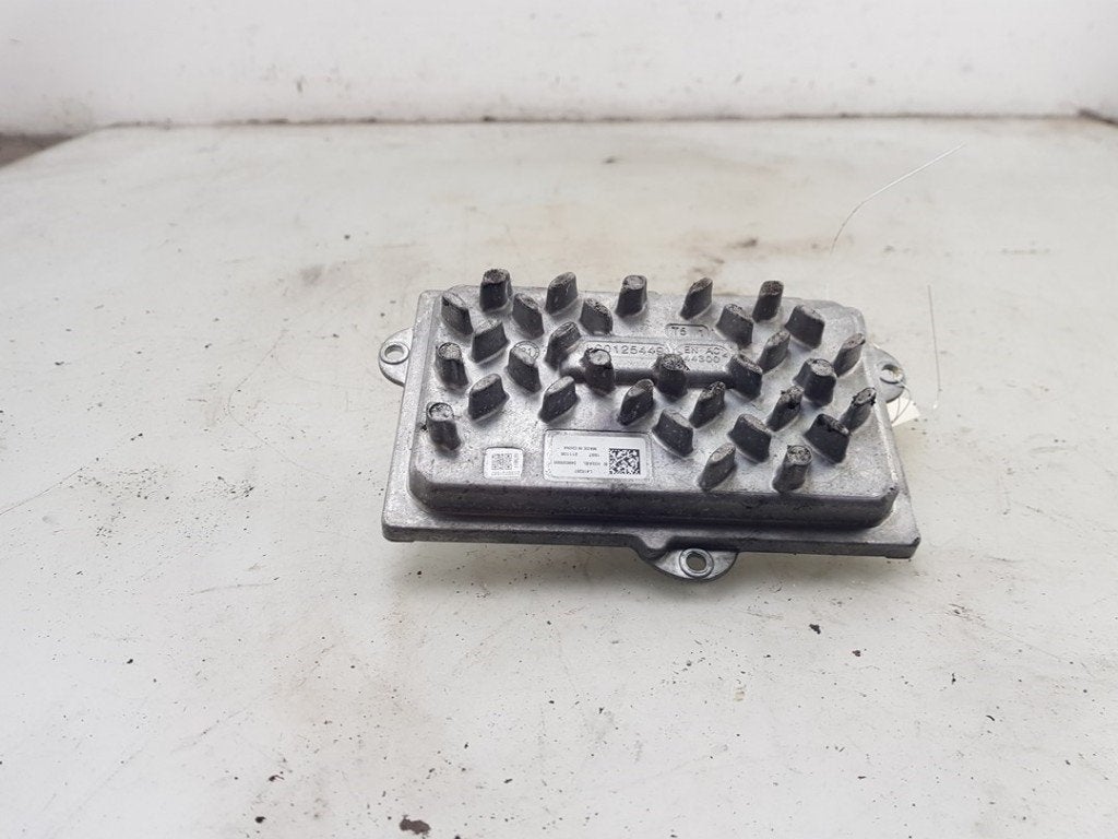 MODULE DE PHARE À DEL Peugeot 208 II (UB / UH / UP), Kontakt-peugeot@peugeot.com, Utilisé, Peugeot Deutschland GmbH, Bahnhofsplatz
65423  Rüsselsheim, DE