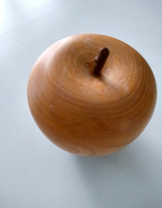 ((` Décoration nature / Fruit en bois tourné 10 cm / Pomme, Enlèvement ou Envoi