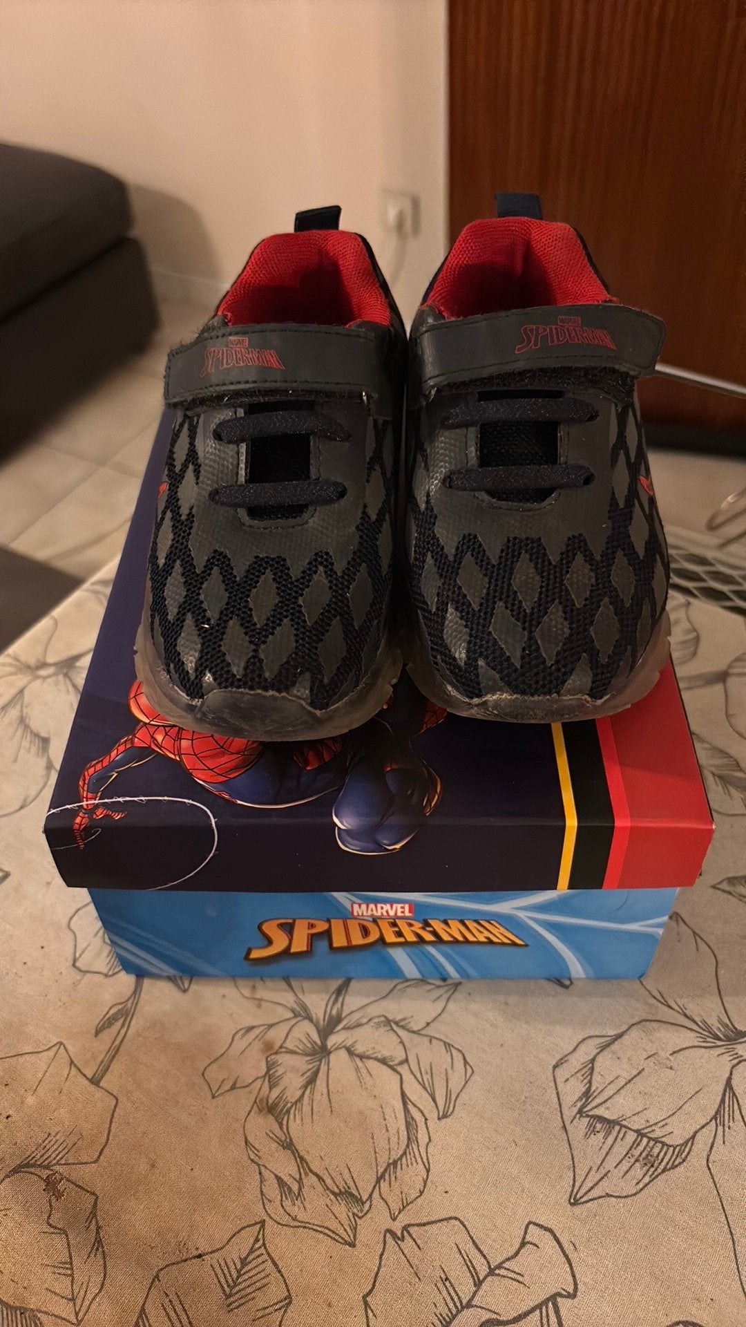 Sneakers Spiderman maat 29, Kinderen en Baby's, Ophalen, Schoenen, Zo goed als nieuw, Jongen