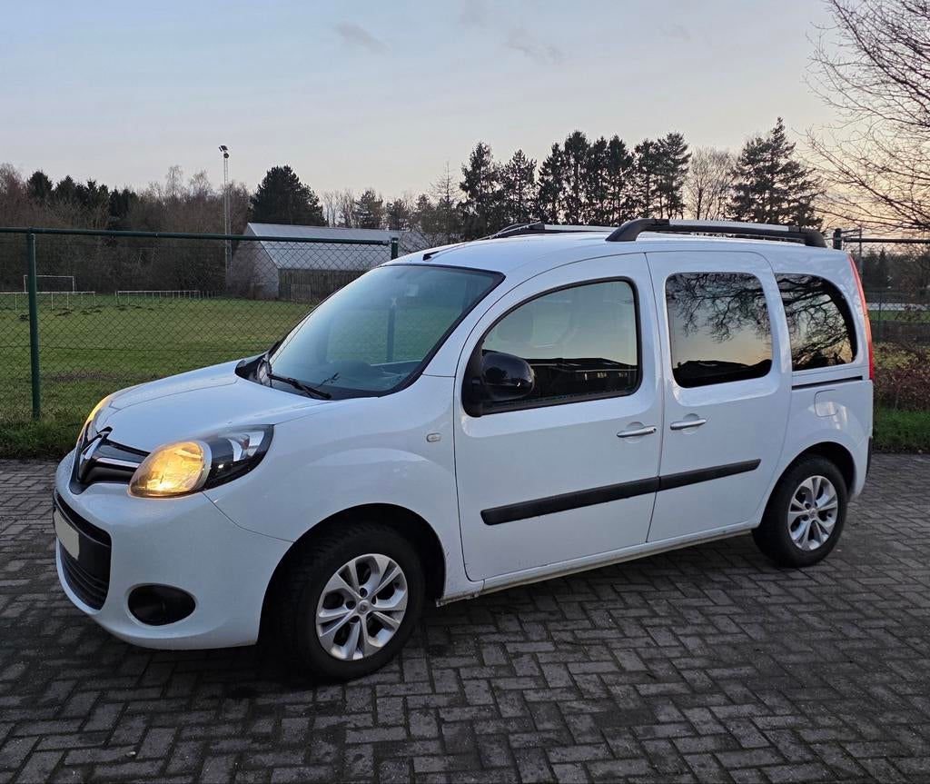 PRIJS AANGEPAST – ZEER GOED ONDERHOUDEN – Rijklaar Renault K, Auto's, 140 g/km, Euro 6, 4 cilinders, 5 zetels