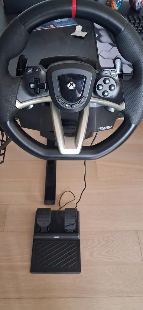 Hori race stuur+pedalen, Games en Spelcomputers, Ophalen of Verzenden, Zo goed als nieuw, Stuurtje of Sportattribuut