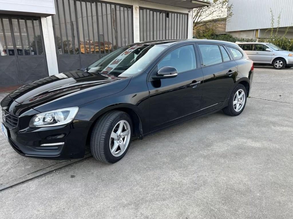 Volvo V60 2.0 D2, Achat, Euro 6, Noir, 5 portes
