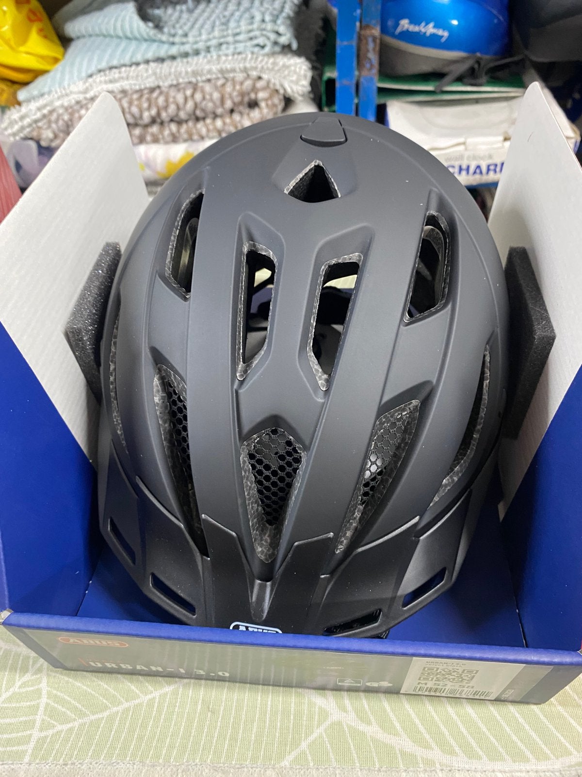 Nieuwe zwarte fietshelm maat M met achterlicht, Fietsen en Brommers, Ophalen of Verzenden, Nieuw, M, Heer of Dame