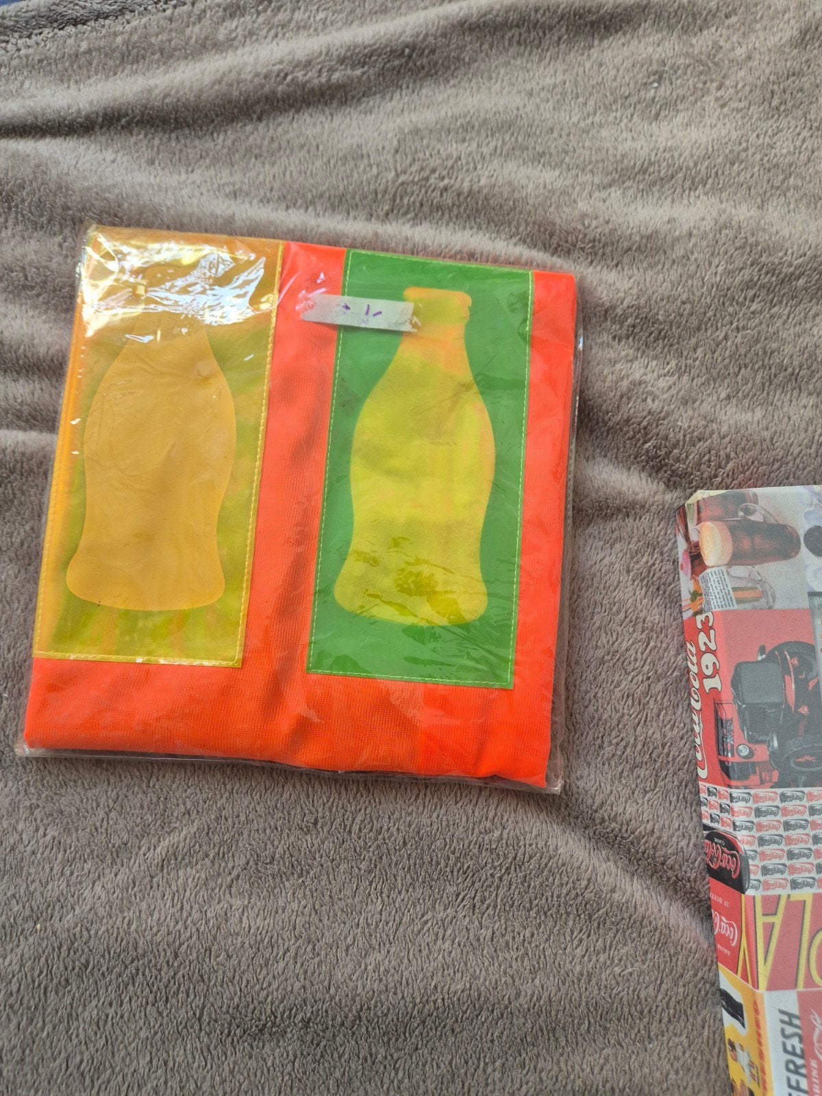 Coca-Cola fluo hesje, Verzenden