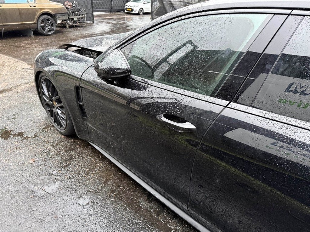 PORTIER LINKS VOOR Porsche Panamera Sport Turismo (971H), Gebruikt, Deur, Porsche Deutschland GmbH, Porscheplatz 1
70435  Stuttgart, DE