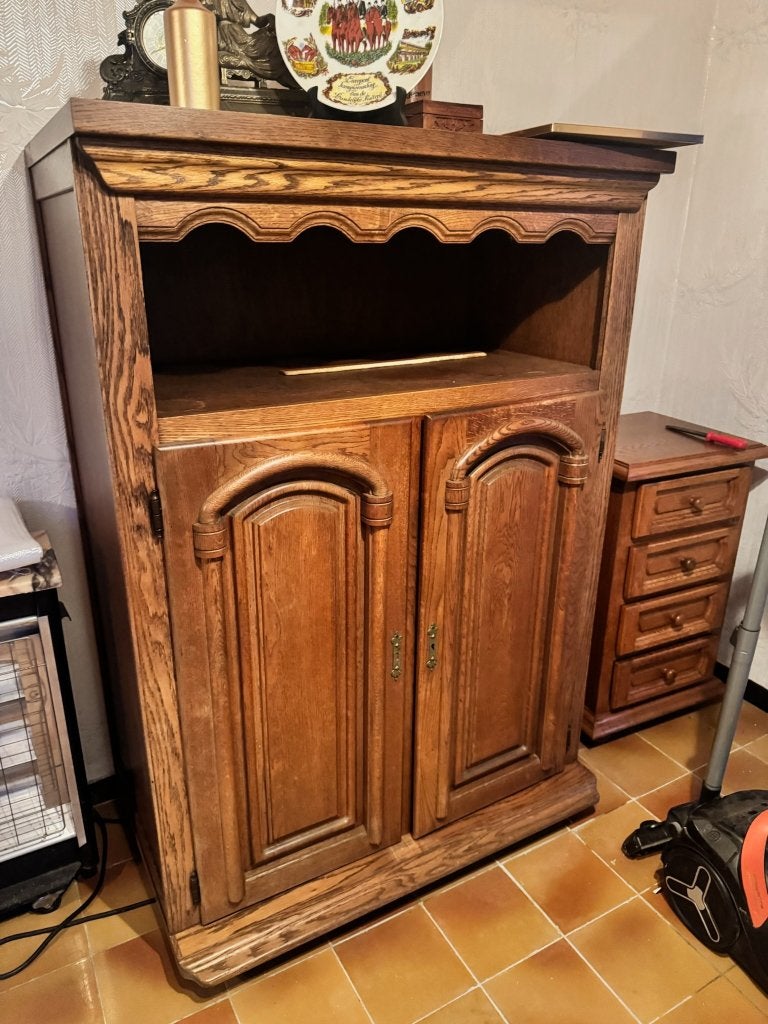 Eiken buffetkast / servieskast, Ophalen