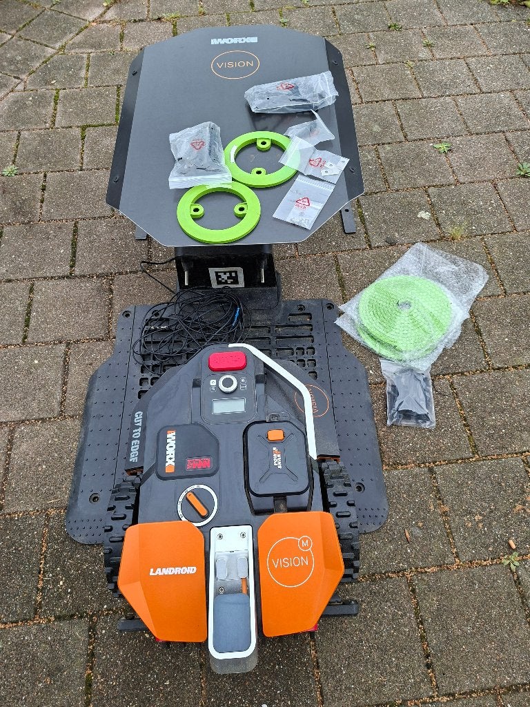 Worx Landroid Vision M600 + garage + garantie 2,5 ans, Jardin & Terrasse, Moins de 20 cm, Enlèvement, Utilisé, Avec capteur de pluie