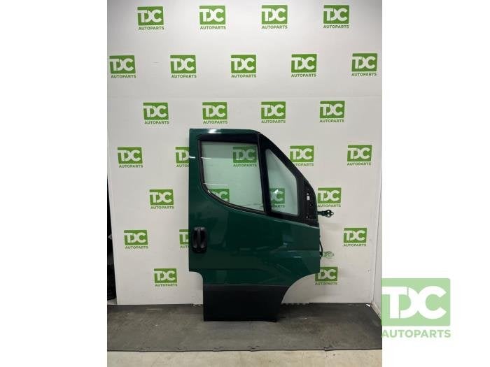 Portier 2Deurs rechts van een Iveco New Daily, Auto-onderdelen, Carrosserie, 12 maanden garantie, Gebruikt, -, -