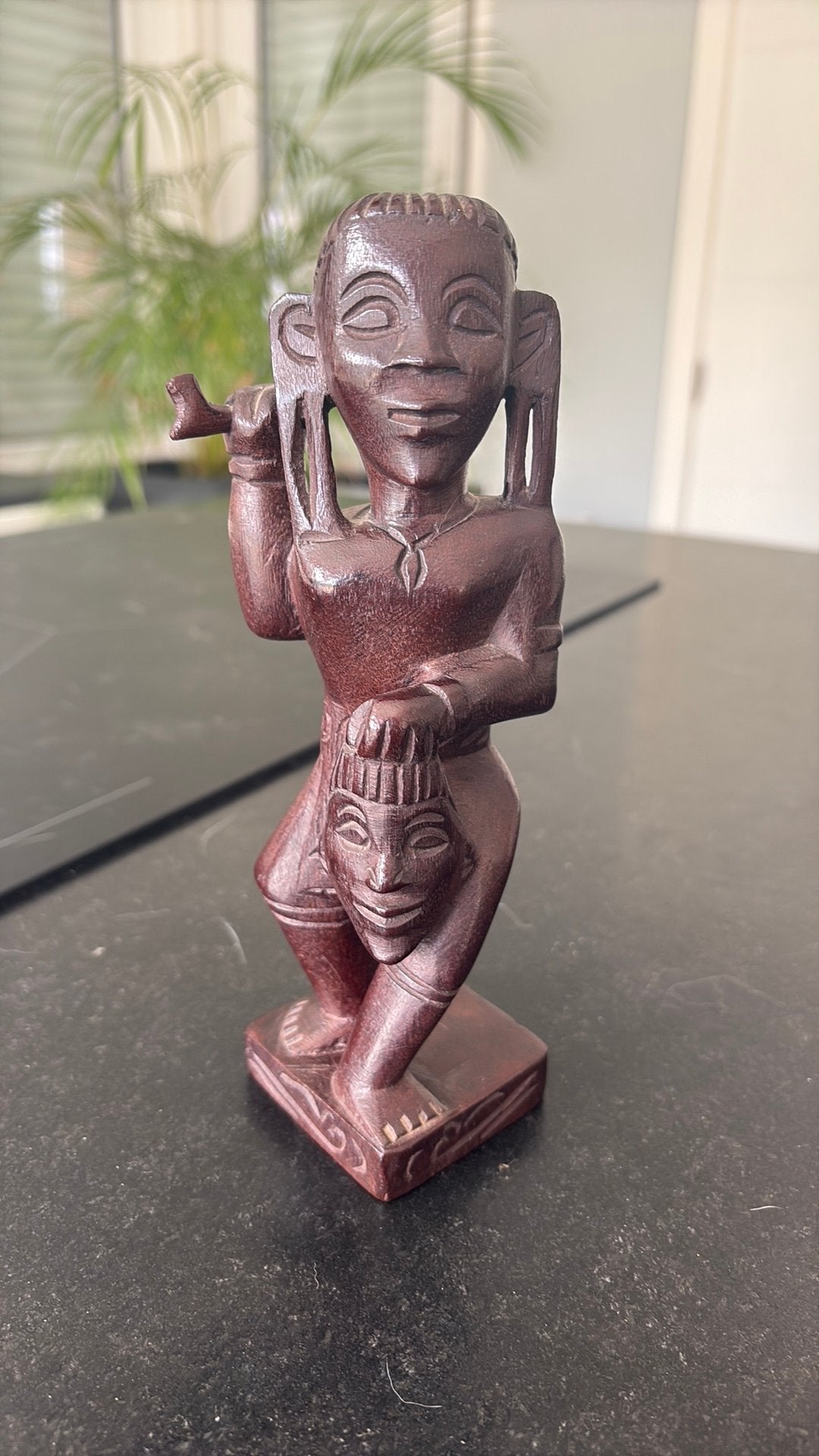 Statuette style Africain en bois sculpté - 20cm, Antiquités & Art, Bois, Enlèvement, 20 - 50 cm, Statue