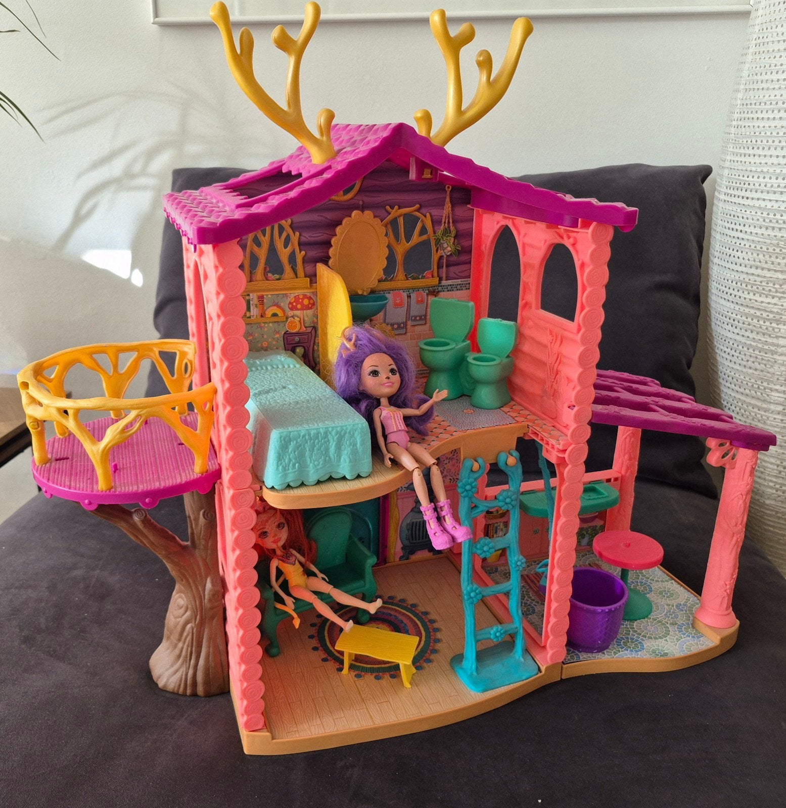 Maison Enchantimals avec 2 poupées.  TB etat, Enlèvement