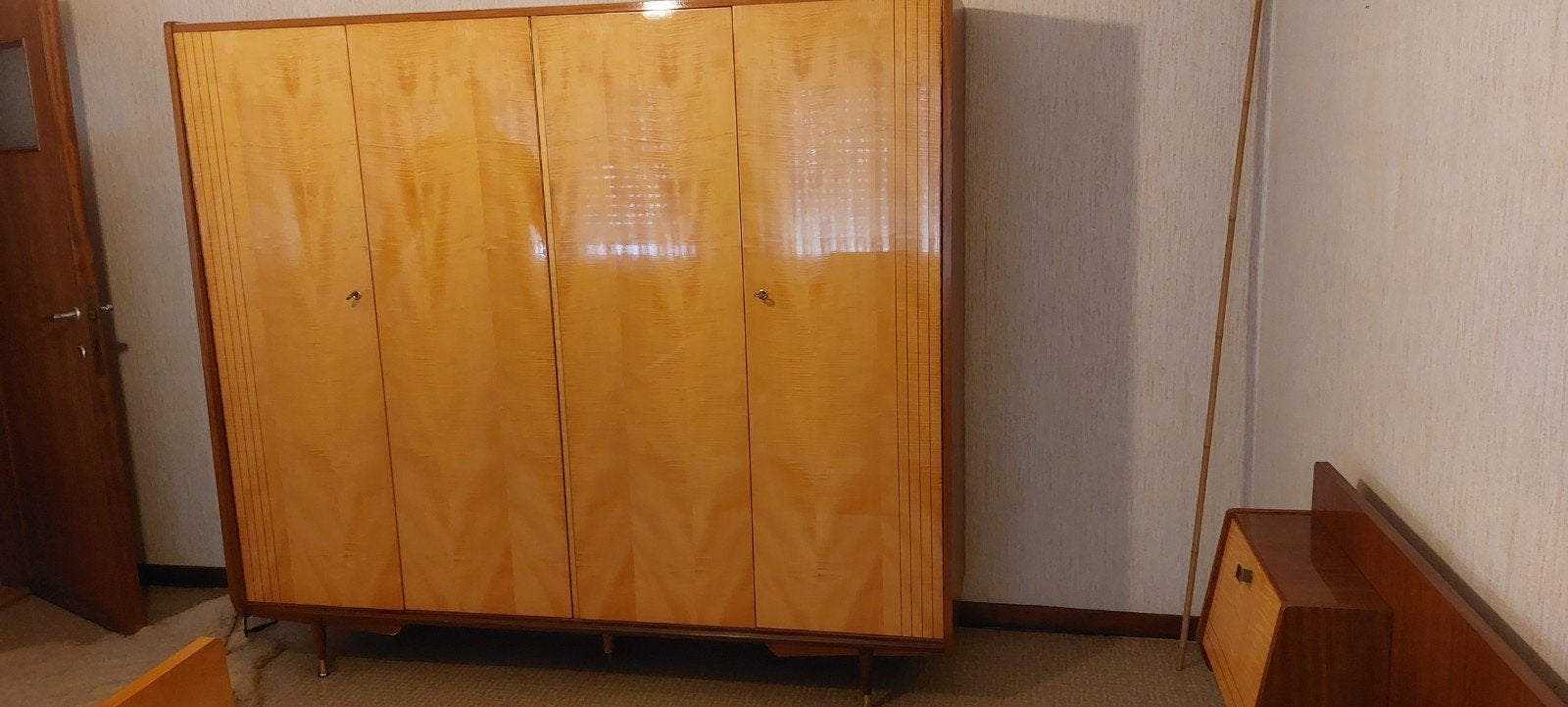 Vintage kleerkast 60 € en bed met nachtkastjes 60 €, Ophalen, Gebruikt, Vintage