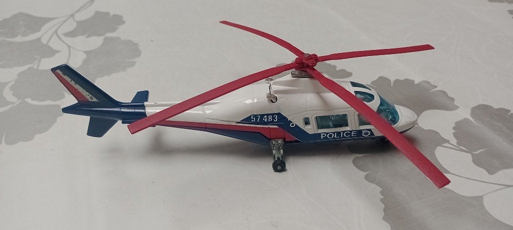 Politie Agusta 109 Majorette France helikopter, Hobby en Vrije tijd, Ophalen of Verzenden, Gebruikt, Helikopter