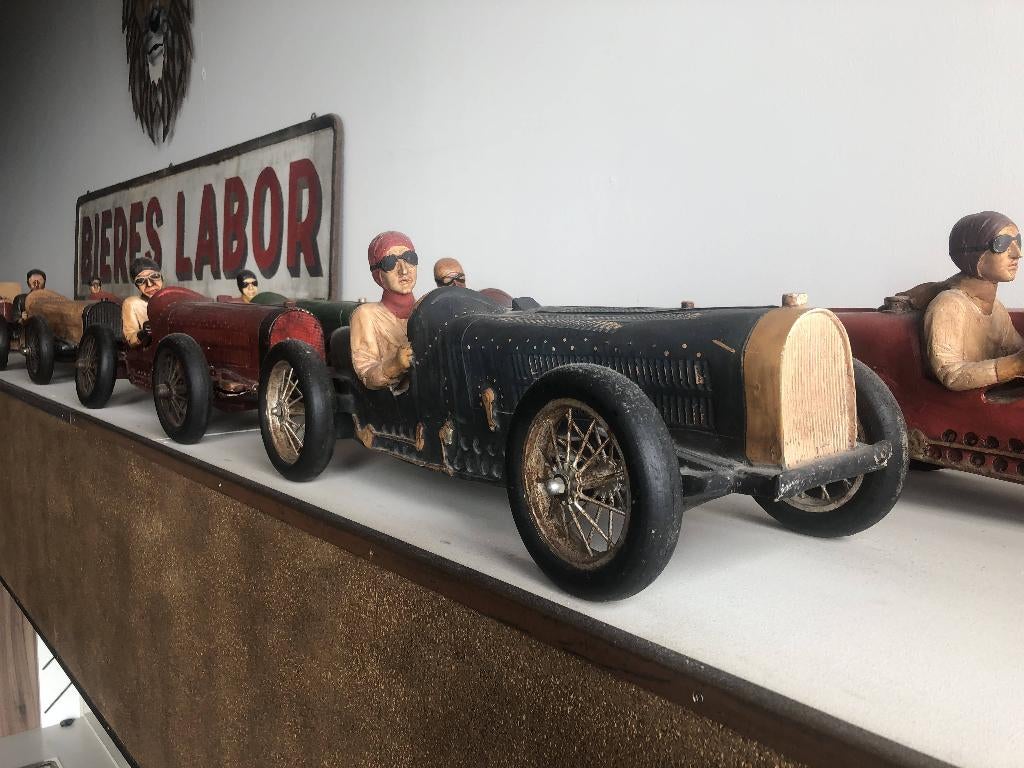 collectie oude racewagens, Ophalen