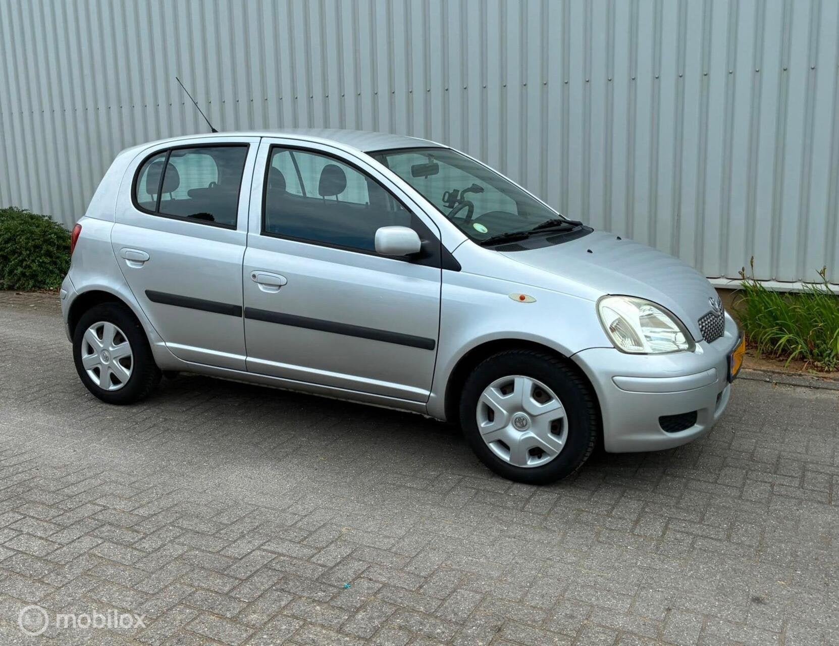 Toyota Yaris 1.3 16V VVT-i Linea Sol AIRCO 5-DEURS, Voorwielaandrijving, 1299 cc, Stof, Gebruikt