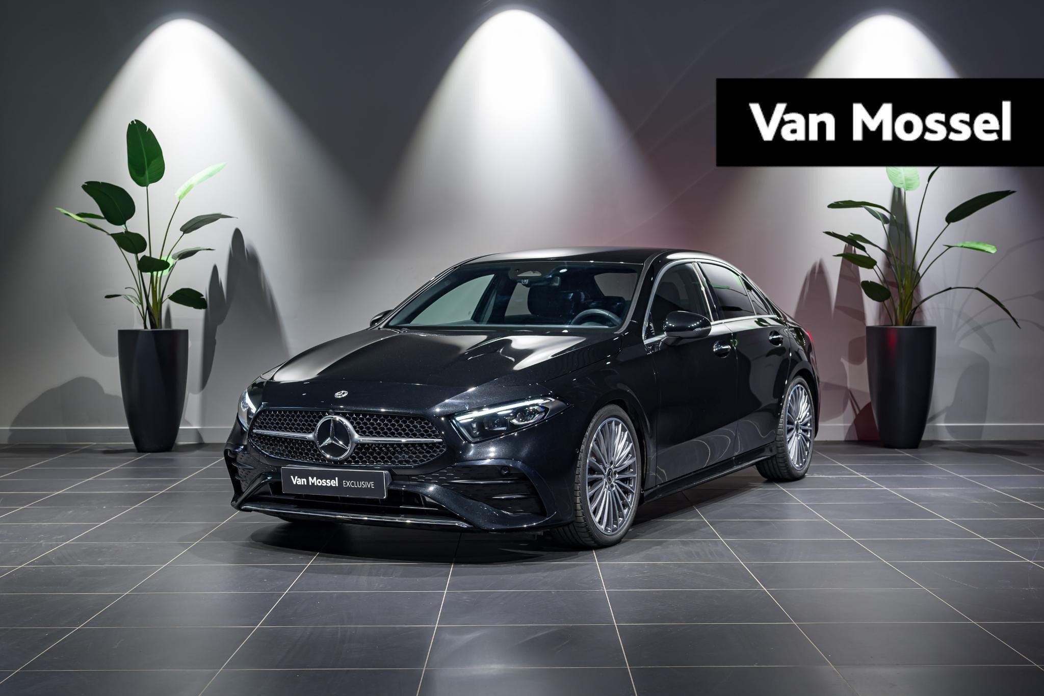 Mercedes-Benz A-Klasse Limousine A 180 AMG Line, 100 kW, Classe A, Entreprise, Carnet d'entretien