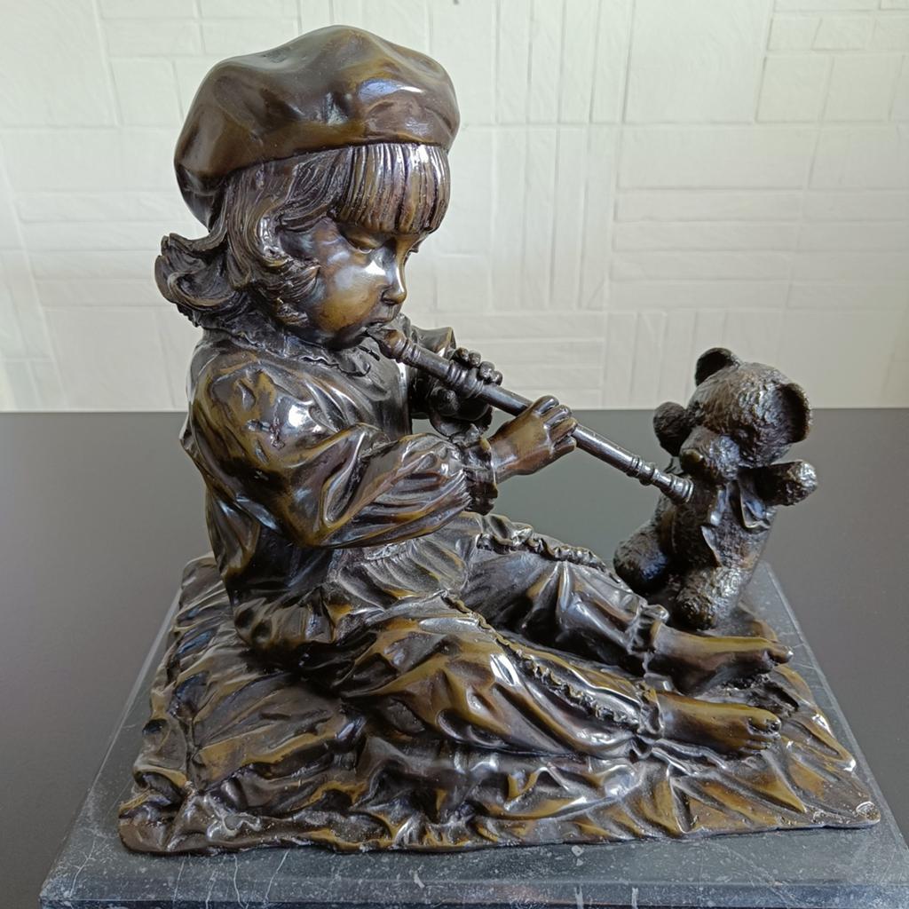 Statue en bronze, enfant avec flûte et ours en peluche A.Mor, Statue, Enlèvement ou Envoi, Patiné, Scène