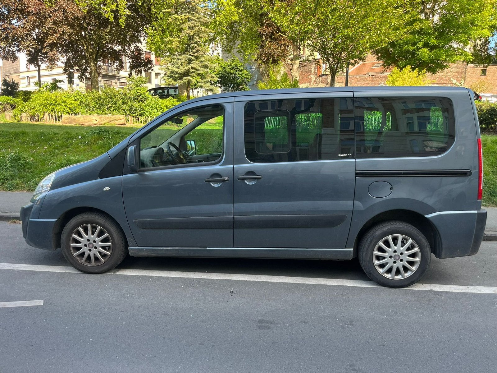 Fiat Scudo 2.0 JTD 278000 km 8 zitplaatsen 08/2011, Auto's, Monovolume, Parkeersensor, 4 cilinders, 5 deurs