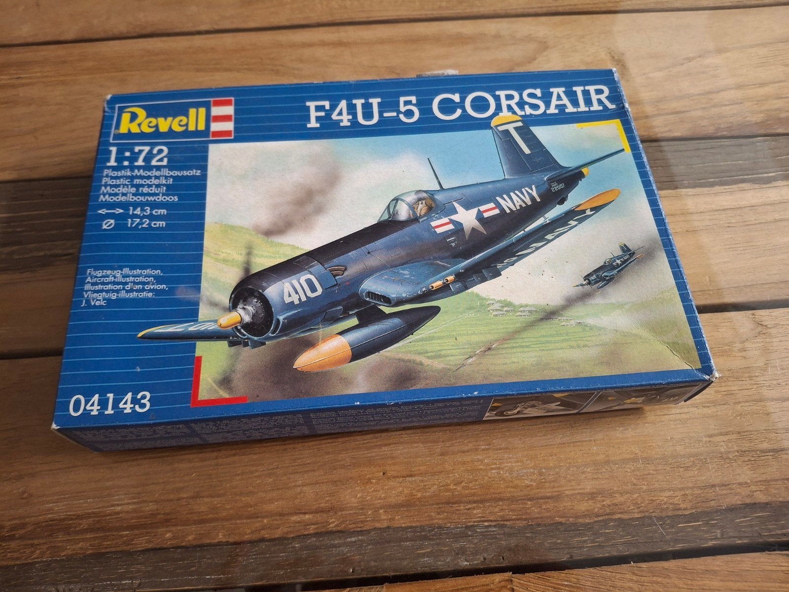 Revell 1:72 Scale U.S. Navy Vought F4U-5 Corsair model kit, Ophalen, Revell