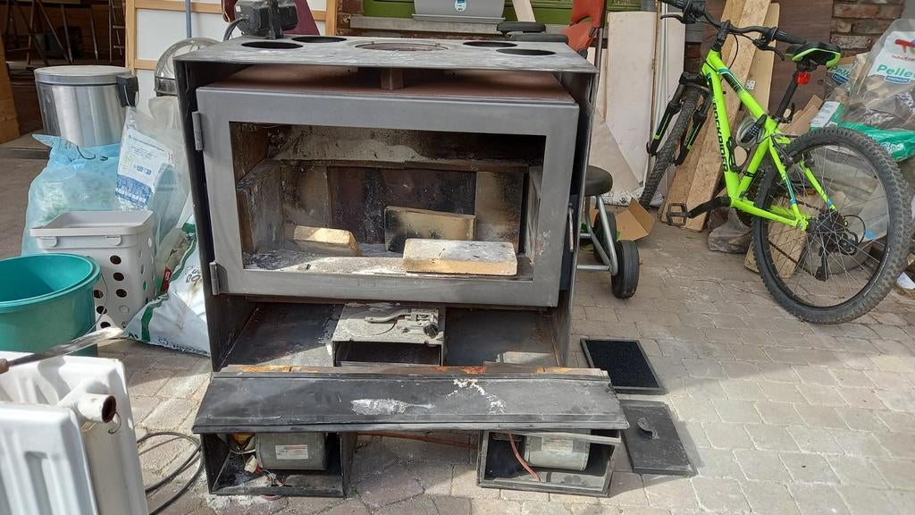 Foyer Bodart et Gonnay - poële à bois, Enlèvement, Insert