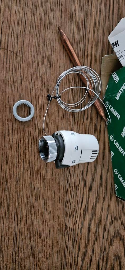 Vanne thermostatique avec sonde pour radiateur, Bricolage & Construction, Enlèvement, Radiateur